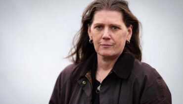 ട്രംപിന്റെ ഭീഷണിക്ക് മുന്നിൽ യൂറോപ്പ് പതറരുത്, ശക്തമായി തിരിച്ചടിക്കണം; ആഹ്വാനവുമായി മേരി ട്രംപ്