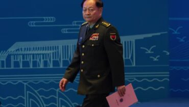 ചൈനീസ് സൈന്യത്തിന് വൻ തിരിച്ചടി; ഷി ജിൻപിങ്ങിന്റെ അടുത്ത വിശ്വസ്തനായ ഉന്നത ജനറൽ അഴിമതി ആരോപണത്തിൽ കുടുങ്ങി