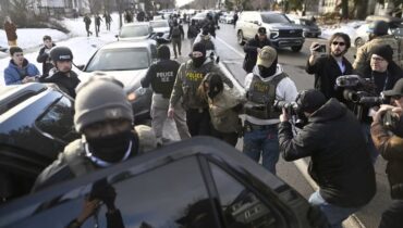 ഒളിമ്പിക്സ് സുരക്ഷയ്ക്ക് അമേരിക്കൻ ഐസിഇ ഏജന്‍റുകളെത്തുന്നതിൽ അതൃപ്തി, ഇറ്റലിയിൽ പ്രതിഷേധം ശക്തം; ഇറ്റാലിയൻ പ്രധാനമന്ത്രി ഇടപെടണമെന്ന് ആവശ്യം