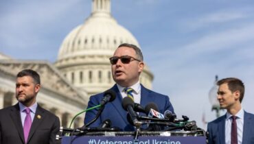 ട്രംപിനെതിരായ വിസിൽബ്ലോവർ അലക്സാണ്ടർ വിൻഡ്മാൻ തെരഞ്ഞെടുപ്പ് രാഷ്ട്രീയത്തിലേക്ക്; ഫ്ലോറിഡയിൽ നിന്ന് സെനറ്റിലേക്ക് മത്സരിക്കും