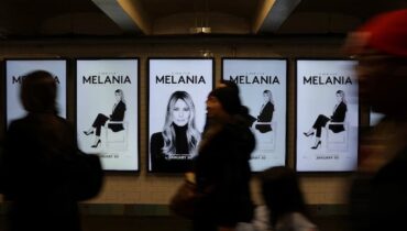 ആകെ വിറ്റുപോയത് ഒരു ടിക്കറ്റ്, മെലാനിയ ട്രംപിന്‍റെ ജീവിതകഥ പറയുന്ന ഡോക്യുമെന്‍ററിക്ക് കാഴ്ചക്കാരില്ല; ടിക്കറ്റ് വിൽപനയിൽ വൻ തിരിച്ചടി