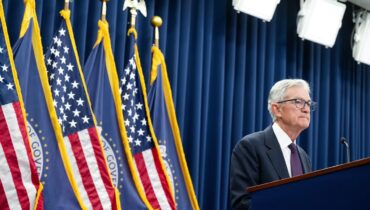 ട്രംപിന് കലിപ്പ് തീരുന്നില്ല; പവലിനെ ‘ വിഡ്ഢി’ എന്ന് വിളിച്ച് യുഎസ് പ്രസിഡന്റ്, പലിശ നിരക്കിൽ പോര് മുറുകുന്നു!