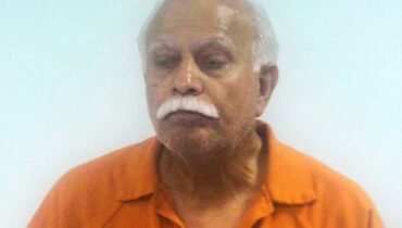 മുൻ ഡോക്ടറായ ജാവൈദ് പെർവൈസിൻ്റെ അനാവശ്യ ശസ്ത്രക്രിയകൾ:  കേസ് കൊടുത്ത് 500 ലധികം സ്ത്രീകൾ, ഓരോ പരാതിക്കാരിക്കും 10 മില്യൺ ഡോളർ വീതം നഷ്ടപരിഹാരം വേണമെന്നാവശ്യം