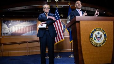 ഒബാമാകെയർ ആരോഗ്യ ഇൻഷുറൻസ് സബ്സിഡി; 17 റിപ്പബ്ലിക്കൻ അംഗങ്ങൾ പാർട്ടി നിലപാട് ലംഘിച്ച് വോട്ടു ചെയ്തു