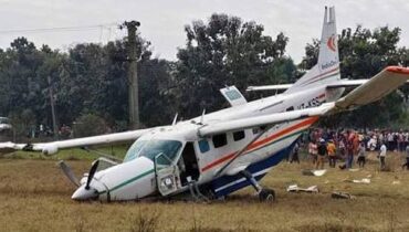 ഒഡീഷയിൽ ഭുവനേശ്വറിൽ നിന്ന് റൂർക്കലയിലേക്ക് പറക്കുകയായിരുന്ന വിമാനം തകർന്നു വീണു; ആറ് പേർക്ക് പരിക്ക്