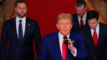 ട്രംപ് ഭരണകൂടം ഇറാനെതിരെ വൻ വ്യോമാക്രമണങ്ങൾക്ക് പദ്ധതിയിടുന്നുവെന്ന്  റിപ്പോർട്ടുകൾ