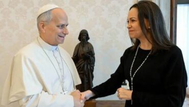 ലിയോ പതിനാലാമൻ മാർപാപ്പ വെനസ്വേലൻ പ്രതിപക്ഷ നേതാവ് മരിയ കൊറിന മച്ചാഡോയുമായി കൂടിക്കാഴ്ച നടത്തി