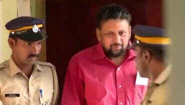 ദ്വാരപാലക കേസ്: കണ്ഠരര് രാജീവരുടെ അറസ്റ്റ് ജയിലിലെത്തി രേഖപ്പെടുത്തി; തന്ത്രിക്ക് കുരുക്ക് മുറുകുന്നു