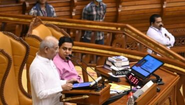 രണ്ടാം പിണറായി സർക്കാരിന്റെ അവസാന സഭാസമ്മേളനം; 10 വ‍ർഷത്തെ ഭരണ നേട്ടങ്ങൾ എടുത്തു പറഞ്ഞ് നിയമസഭയില്‍ ഗവർണറുടെ നയപ്രഖ്യാപന പ്രസംഗം