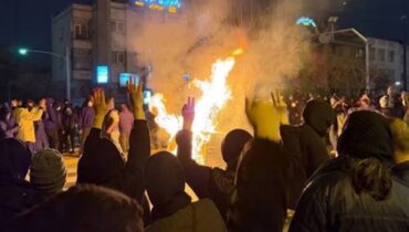 പ്രതിഷേധക്കാർ 72 മണിക്കൂറിനുള്ളിൽ കീഴടങ്ങണം; അന്ത്യശാസനവുമായി ഇറാൻ, കീഴടങ്ങാത്തവർക്ക് നേരിടേണ്ടി വരിക കഠിനമായ ശിക്ഷ