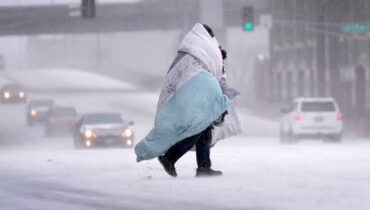 ടെക്സസിൽ കനത്ത ശൈത്യവും മഞ്ഞുവീഴ്ചയും; ഗവർണർ അടിയന്തരാവസ്ഥ പ്രഖ്യാപിച്ചു