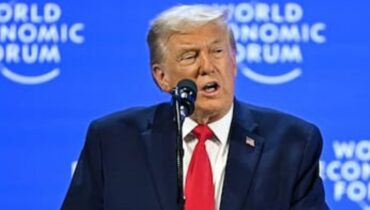 ഗ്രീൻലാൻഡിൽ ‘റഷ്യ-ചൈന ഭീഷണി’ ഉയർത്തി ട്രംപ്: ‘അമേരിക്കയ്ക്ക് മാത്രമേ രക്ഷിക്കാനാകൂ’, ദാവോസിൽ ആവശ്യം ശക്തമാക്കി യുഎസ് പ്രസിഡന്‍റ്