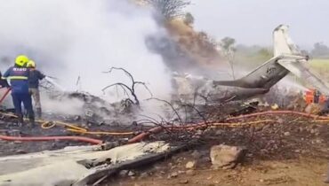 മഹാരാഷ്ട്രയിലെ ബാരാമതിയിൽ സ്വകാര്യ വിമാനം തകർന്നുവീണു;  ഉപമുഖ്യമന്ത്രി വിമാനത്തിലുണ്ടായിരുന്നതായി റിപ്പോർട്ടുകൾ