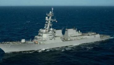 ഇസ്രയേൽ തീരത്ത് നങ്കൂരമിട്ട് യുഎസ് നാവികസേനയുടെ മിസൈൽ ഡിസ്‌ട്രോയർ ‘ഡെൽബെർട്ട് ഡി ബ്ലാക്ക്’, കരുതലോടെ ഇറാൻ, പശ്ചിമേഷ്യയിൽ യുദ്ധഭീതി കനക്കുന്നു