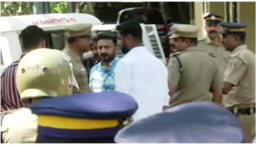 ‘രാഹുൽ ഹാബിച്വൽ ഒഫൻഡർ’, യുവതിയുടെ നഗ്നവീഡിയോ ചിതീകരിച്ച് ഭീഷണിപ്പെടുത്തി, അവിവാഹിതരെയും വീട്ടമ്മമാരെയും ചൂഷണം ചെയ്യുന്ന സ്ഥിരം കുറ്റവാളി; റിമാൻഡ് റിപ്പോർട്ട് പുറത്ത്