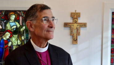 ‘രക്തസാക്ഷിത്വത്തിൻ്റെ പുതിയ യുഗത്തിന് തയ്യാറെടുക്കൂ…’ ന്യൂ ഹാംഷെയറിലെ എപ്പിസ്കോപ്പൽ ബിഷപ്പിൻ്റെ ആഹ്വാനത്തിലുണ്ട് അടിച്ചമർത്തപ്പെട്ടവർക്കുള്ള പിന്തുണ