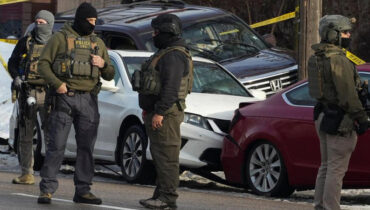 മിനിയാപൊളിസിൽ ഇമിഗ്രേഷൻ റെയ്ഡിനിടെ ഐസിഇ ഏജൻ്റിൻ്റെ വെടിയേറ്റ് ഒരു സ്ത്രീ കൊല്ലപ്പെട്ടു; വ്യാപക പ്രതിഷേധം