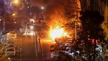 വീണ്ടും ആക്രമണ ഭീഷണി എത്തിയതോടെ അർമേനിയ അല്ലെങ്കിൽ തുർക്കി വഴി രാജ്യം വിടാൻ ഇറാനിലെ അമേരിക്കക്കാർ