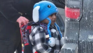 “അവൻ വെറും ഒരു കുഞ്ഞാണ്”: കുടിയേറ്റ നടപടിയുടെ പേരിൽ അഞ്ചുവയസുകാരനെ പിടികൂടിയ ഐസിഇക്കെതിരെ കമല ഹാരിസ്