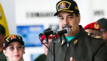 മയക്കുമരുന്ന് കടത്ത് തടയണം; “എവിടെ വെച്ചും എപ്പോൾ വേണമെങ്കിലും”യുഎസുമായി ചർച്ചകൾക്ക് തയ്യാറാണെന്ന് മഡുറോ, ട്രംപിൻ്റെ സമ്മർദ്ദ തന്ത്രം ഏറ്റോ?