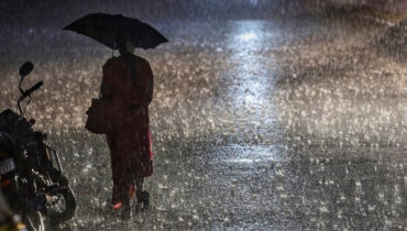 സംസ്ഥാനത്ത് ഇന്ന് ഇടത്തരം നേരിയ മഴ പെയ്തേക്കും; ചൊവ്വാഴ്ച വരെ തുടരാൻ സാധ്യതയെന്നും കേന്ദ്ര കാലാവസ്ഥ വകുപ്പ്