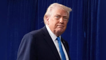 ട്രംപ് ചെയ്യുന്നത് ശരിയല്ലെന്ന് ഓർമ്മിപ്പിച്ച് സെനറ്റർ, ഇറാനിൽ ഇടപെടും മുമ്പ് ട്രംപ് കോൺഗ്രസുമായി ആലോചിക്കണം; തിരഞ്ഞെടുപ്പ് വാഗ്ദാനം ഹലിക്കണമെന്നും ആവശ്യം