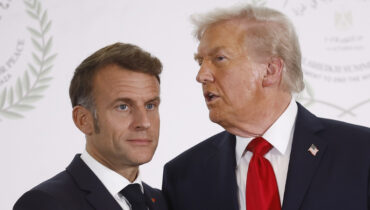 ഫ്രാൻസിനെതിരെ 200% തീരുവ ചുമത്തും; മാക്രോണിന്റെ സ്വകാര്യ സന്ദേശം പങ്കുവെച്ച് ട്രംപിൻ്റെ ഭീഷണി, ഗാസ സമാധാന സമിതിയിലേക്കുള്ള വളഞ്ഞ വഴിയോ?