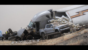 കൊളറാഡോയിൽ 30-ലധികം വാഹനങ്ങൾ കൂട്ടിയിടിച്ച് വൻ അപകടം; 4 പേർ മരിച്ചു, 29 പേർക്ക് പരുക്ക്, ചിലരുടെ നില ഗുരുതരം