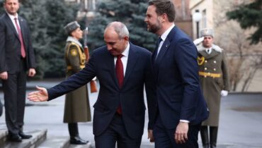 അർമേനിയയിൽ ചരിത്രം കുറിച്ച് ജെ ഡി വാൻസ്; ഡ്രോൺ ഇടപാടും ആണവ സഹകരണവും പ്രഖ്യാപിച്ചു! ട്രംപിനെ പുകഴ്ത്തി അർമേനിയൻ പ്രധാനമന്ത്രി