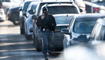 നിർണായക നീക്കം, മിനിയാപോളിസിൽ കുടിയേറ്റ വിരുദ്ധ നടപടികൾ അവസാനിക്കുന്നു; സൈനിക പിൻമാറ്റം പ്രഖ്യാപിച്ച് ടോം ഹോമൻ