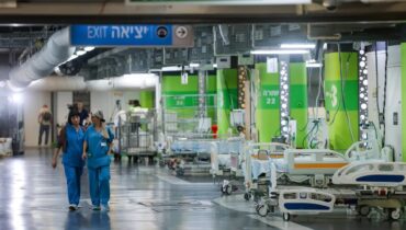 ഇസ്രായേലിൽ അടിയന്തര മെഡിക്കൽ ജാഗ്രത; ആശുപത്രികൾ ഭൂഗർഭ കേന്ദ്രങ്ങളിലേക്ക് മാറ്റുന്നു; രോഗികളുടെ സുരക്ഷ ഉറപ്പാക്കാൻ ആരോഗ്യ മന്ത്രാലയം