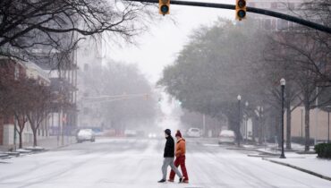 വീണ്ടും ശീതകാല കൊടുങ്കാറ്റ്; അമേരിക്കയിൽ കൂടുതൽ മഞ്ഞുവീഴ്ചയ്ക്ക് സാധ്യത, കടുത്ത തണുപ്പ് തുടരും