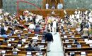 ലോക്സഭയിൽ പ്രതിപക്ഷ പ്രതിഷേധം കനക്കുന്നു, പ്രധാനമന്ത്രിയുടെ സീറ്റ് വളഞ്ഞ് വനിതാ എംപിമാർ; മറുപടി പ്രസംഗം മാറ്റിവെച്ചു