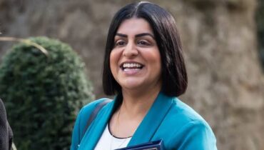 സ്റ്റാർമറിനെ വലയ്ക്കുന്ന എപ്സ്റ്റീൻ വിവാദം: ബ്രിട്ടന് ആദ്യ മുസ്ലിം പ്രധാനമന്ത്രിയാകുമോ ഷബാന മഹ്മൂദ്?