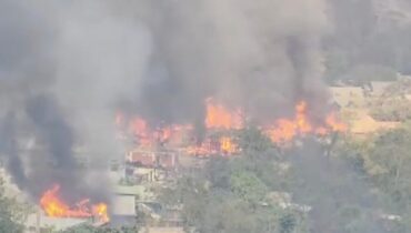 മണിപ്പൂരിൽ വീണ്ടും സംഘർഷം രൂക്ഷം, പലയിടത്തും നിരോധനാജ്ഞ, വൻ പൊലീസ് സന്നാഹം; ഇന്റർനെറ്റിന് വിലക്ക്