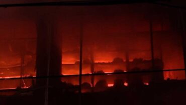 കോഴിക്കോട് പാളയത്ത് ജയലക്ഷ്മി സിൽക്ക്സിലെ തീപിടുത്തം; കോടികളുടെ നഷ്ടം! നാലാം നിലയിലെ തീ അണച്ചു