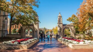 അമേരിക്കയിലെ ഇൻഡിയാന സർവകലാശാലയിലെ എച്ച്-1ബി വിസ നിയമനം; രൂക്ഷ വിമർശനവുമായി  റിപ്പബ്ലിക്കൻ നേതാവ് ആൻഡ്രൂ അയർലൻഡ്