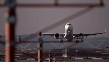 ഇറാൻ- അമേരിക്ക – ഇസ്രയേൽ സംഘർഷം; പശ്ചിമേഷ്യയിലേക്കുള്ള വിമാനസർവീസുകൾ നിർത്തി എയർ ഇന്ത്യ, ഇൻഡിഗോ തുടങ്ങിയ വിമാനകമ്പനികൾ