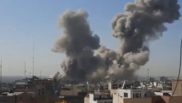 പശ്ചിമേഷ്യ ആശങ്കയുടെ മുനമ്പിൽ;  ബഹ്റൈനിലെ ജനവാസ മേഖലകളിൽ മിസൈലുകൾ പതിച്ചു, ഹോർമൂസ് കടലിടുക്ക് ഇറാൻ അടച്ചതായും റിപ്പോർട്ട്