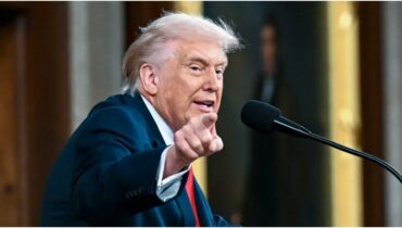 ‘കീഴടങ്ങുക അല്ലെങ്കിൽ മരണം’; ഇറാനിൽ ലക്ഷ്യം ഭരണമാറ്റമെന്ന് ട്രംപ്, സൈനിക നടപടി കടുപ്പിച്ച് അമേരിക്ക