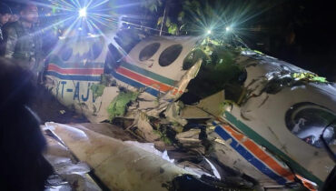 റാഞ്ചിയിൽ നിന്ന് ഡൽഹിയിലേക്ക് രോഗിയുമായി പോയ എയർ ആംബുലൻസ് തകർന്നു വീണ് 7 മരണം