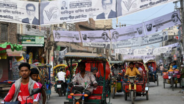 ഹസീനയുടെ പടിയിറക്കത്തിന് പിന്നാലെ ബംഗ്ലാദേശ് ഇന്ന് പൊതുതിരഞ്ഞെടുപ്പിലേക്ക്, വിധി നിർണയിക്കാൻ 12.7 കോടി വോട്ടർമാർ