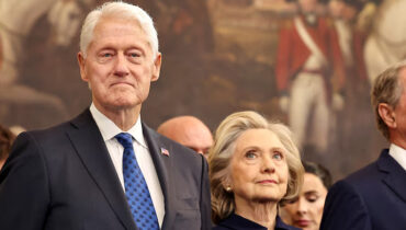 ജെഫ്രി എപ്സ്റ്റീനെക്കുറിച്ചുള്ള കോൺഗ്രസ് അന്വേഷണത്തിൽ മൊഴി നൽകാൻ ബിൽ ക്ലിൻ്റണും ഭാര്യ ഹിലരിയും