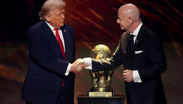 ഇന്ത്യ-പാക് സംഘർഷമുൾപ്പെടെ അവസാനിപ്പിച്ചു, അദ്ദേഹം അത് അർഹിക്കുന്നു”- ഫിഫ സമാധാന പുരസ്‌കാരം ട്രംപിന് നൽകിയതിനെ ന്യായീകരിച്ച് ഫിഫ പ്രസിഡൻ്റ്