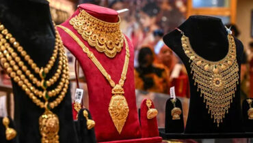 സ്വർണവിലയിൽ ഇന്നും വലിയ ഇടിവ്; പവന് ഒറ്റയടിക്ക് 3,680 രൂപ കുറഞ്ഞ്  1,13,240 രൂപയിലേക്ക്