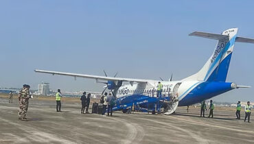 ഇൻഡിഗോ വിമാനത്തിലെ ടോയ്ലറ്റിനുള്ളിൽ ബോംബ് ഭീഷണി കുറിപ്പ്; യാത്രക്കാരെ പുറത്തിറക്കി പരിശോധന