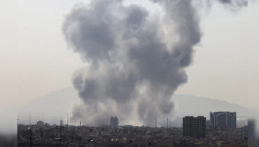 ഇറാനെതിരായ ഇസ്രായേലി ആക്രമണങ്ങളിൽ യുഎസും പങ്കെടുക്കുന്നു, ഇറാൻ്റെ ആണവ കേന്ദ്രങ്ങളെ ലക്ഷ്യമിടുന്നു, ഖമേനിയുടെ ഓഫീസിന് സമീപവും മിസൈലുകൾ പതിച്ചു