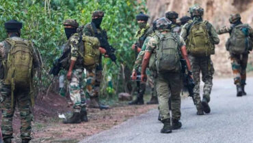 ഡ്രോൺ ഉപയോഗിച്ച് തിരച്ചിൽ; വനത്തിലെ ഗുഹയിലൊളിച്ച് ഭീകരർ, കശ്മീരിൽ ഏറ്റുമുട്ടലിനൊടുവിൽ രണ്ട് ജെയ്‌ഷെ മുഹമ്മദ് ഭീകരരെ വധിച്ചു