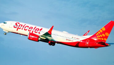 എഞ്ചിനിൽ തീപ്പൊരിയും പുകയും; പുറന്നുയർന്നതിനു പിന്നാലെ സ്പൈസ് ജെറ്റിന് അടിയന്തര ലാൻഡിംഗ്