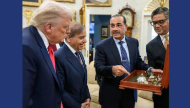 ”ധാതുക്കൾ തടിപ്പെട്ടികളിലാക്കി നൽകിയാലും ആദരവ് വിലയ്ക്ക് വാങ്ങാനാവില്ല”; ഇന്ത്യ-യുഎസ് വ്യാപാര കരാറിൽ പാക്കിസ്ഥാന് ആഭ്യന്തര വിമർശനം